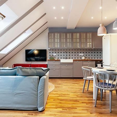 Attic Apartment On Waterfront / View / Netflix Praga Zewnętrze zdjęcie