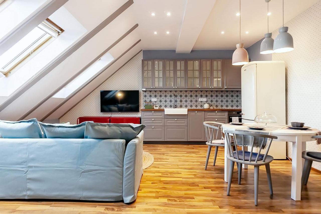 Attic Apartment On Waterfront / View / Netflix Praga Zewnętrze zdjęcie