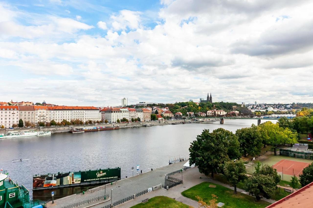 Attic Apartment On Waterfront / View / Netflix Praga Zewnętrze zdjęcie